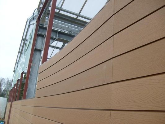 Waterproof Outdoor WPC Decking Fence with Wood Grain Pattern and Brushed Surface Design