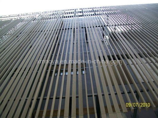 Waterproof Outdoor WPC Decking Fence with Wood Grain Pattern and Brushed Surface Design