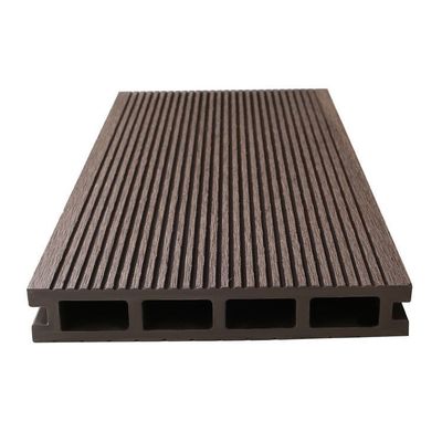 Water Absorption Expansion Rate 2.5% Brown Wood Plastic Composite Decking for Garden