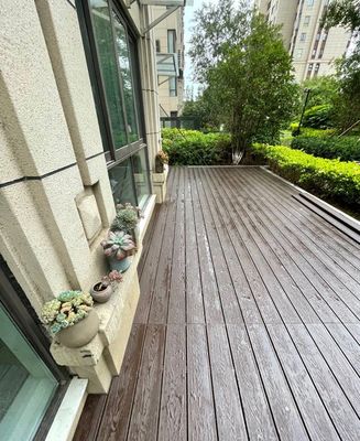 Water Absorption Expansion Rate 2.5% Brown Wood Plastic Composite Decking for Garden