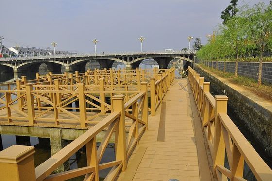 Solid Wood Composite Floor Eco-Friendly WPC Garden Decking Flooring