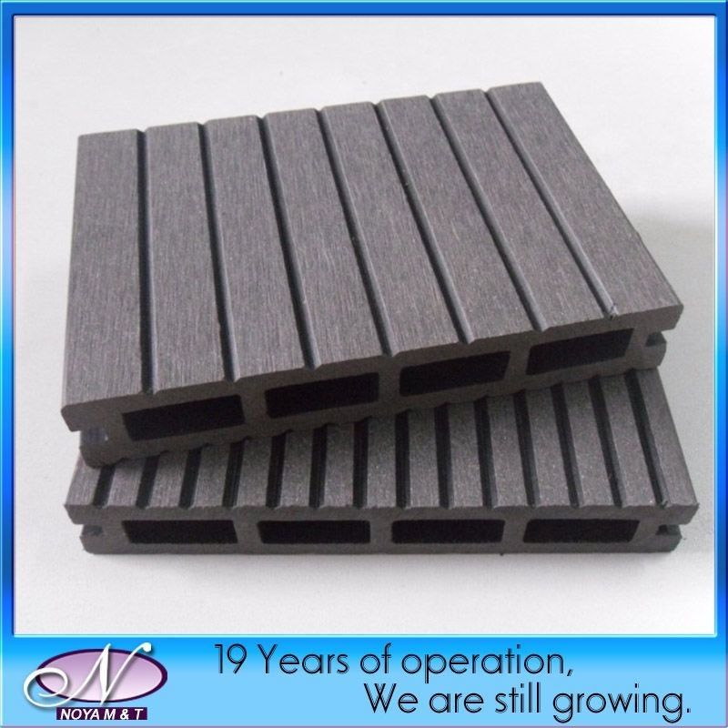 Engineered Wood and Plastic Composite Decking Flooring for Customized Outdoor Garden